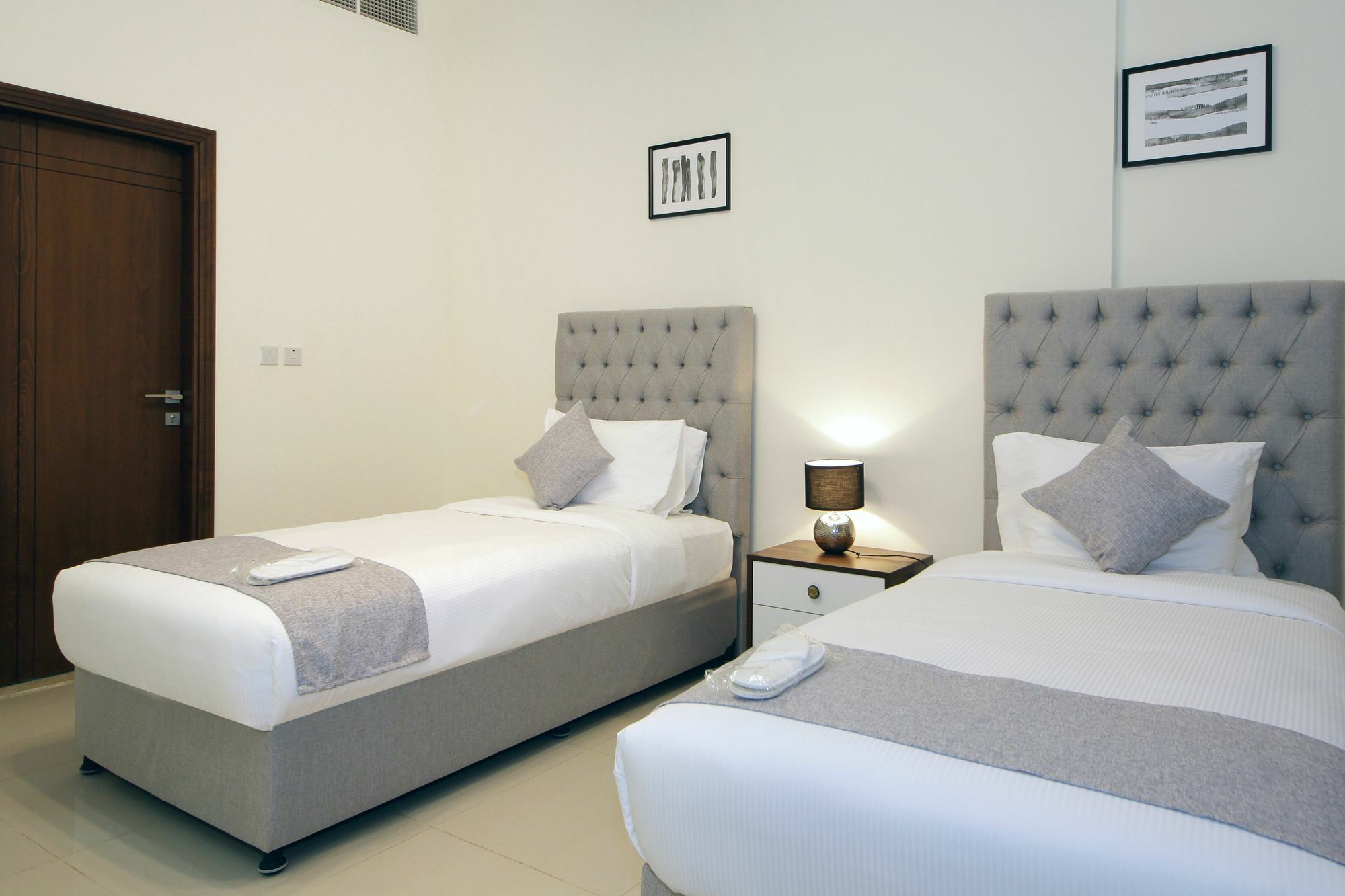 Spacious 2 Bedroom In Al Telal 11, Al Barsha 1 Дубай Экстерьер фото