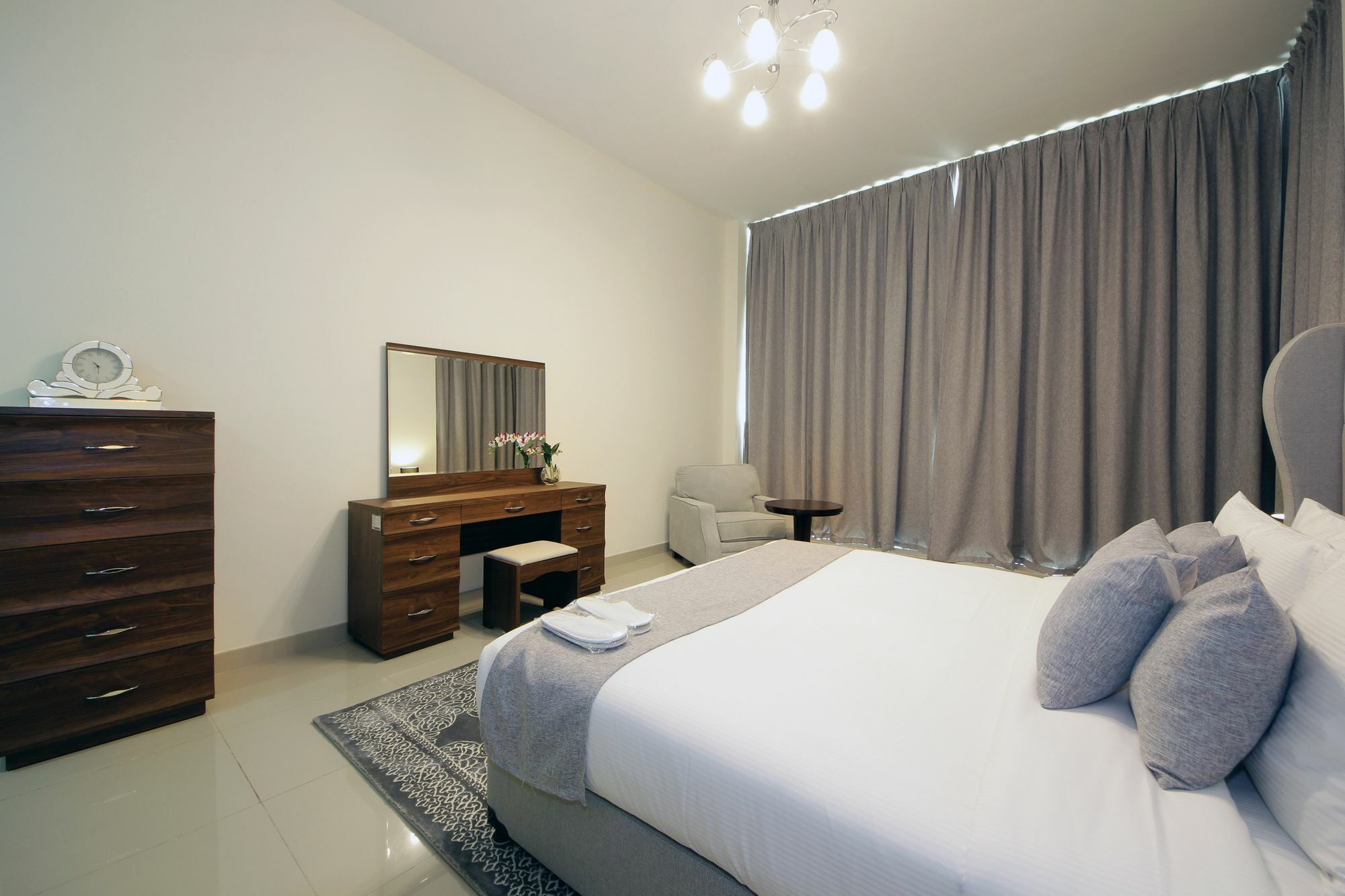 Spacious 2 Bedroom In Al Telal 11, Al Barsha 1 Дубай Экстерьер фото