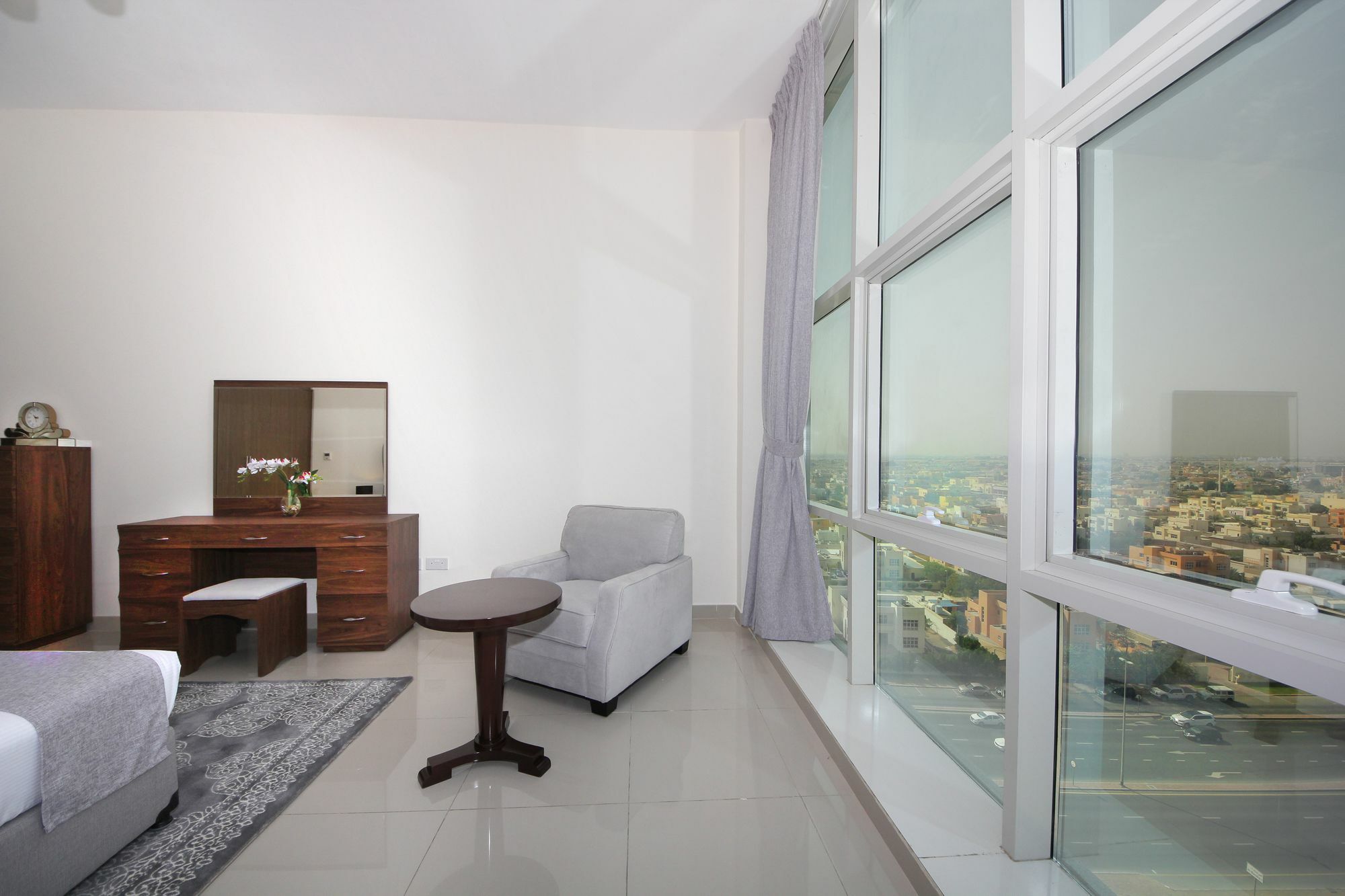 Spacious 2 Bedroom In Al Telal 11, Al Barsha 1 Дубай Экстерьер фото
