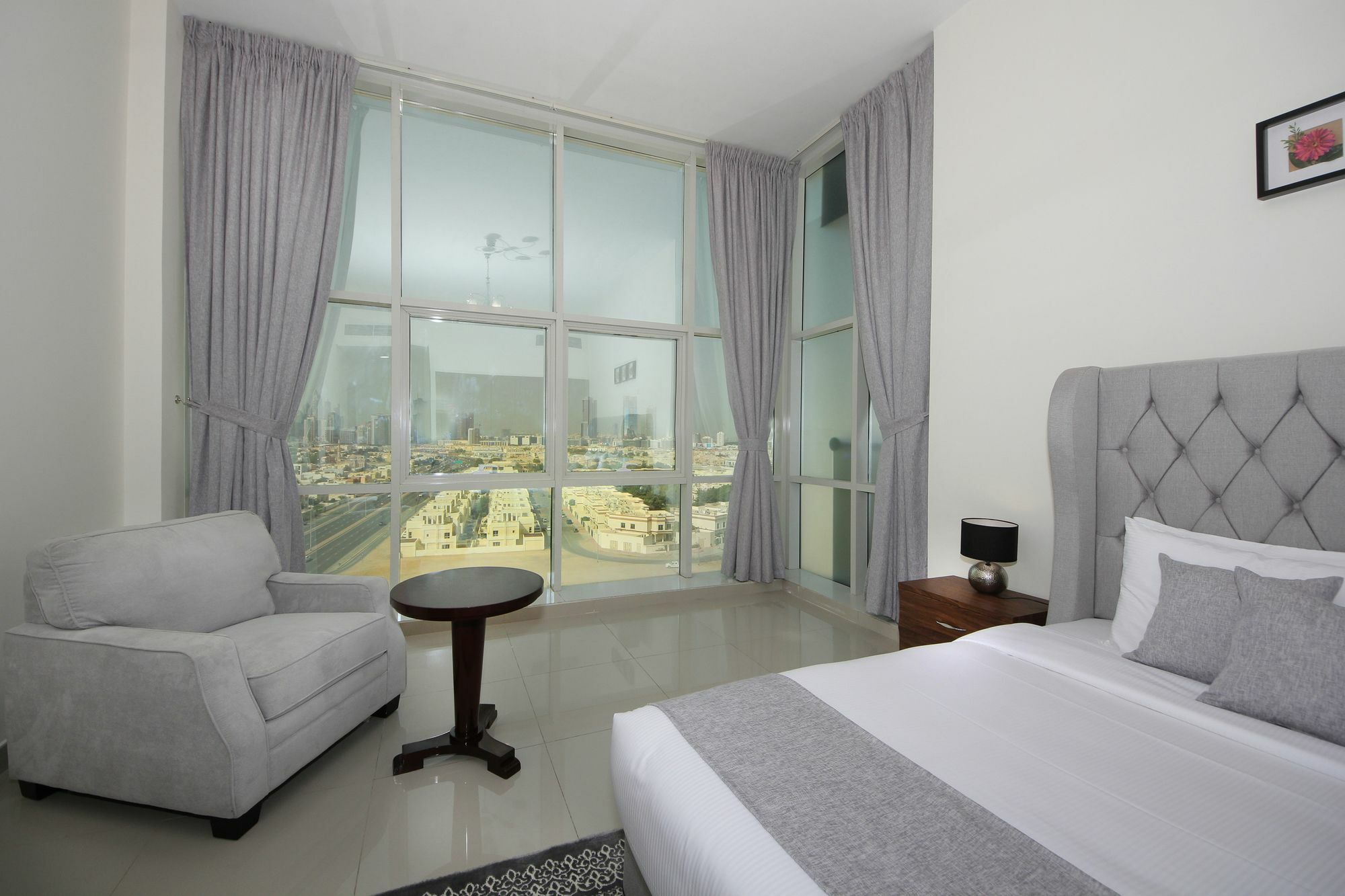 Spacious 2 Bedroom In Al Telal 11, Al Barsha 1 Дубай Экстерьер фото